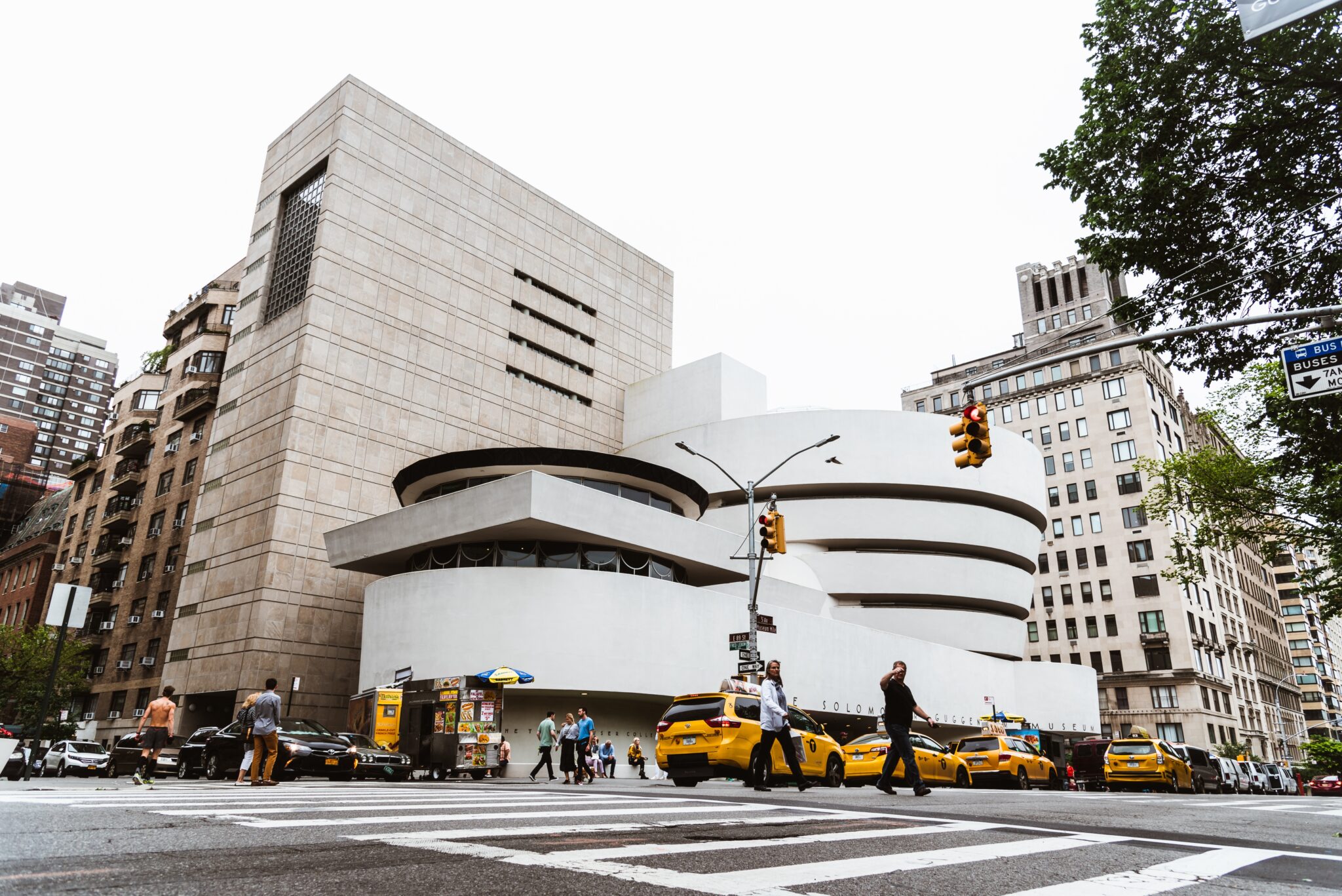 10 Great Architectural Lessons From Frank Lloyd Wright   The Solomon R Guggenheim Museum Of Modern And Contemporary Art Designed By Frank Lloyd Wright America T20 NRN607 2048x1367 