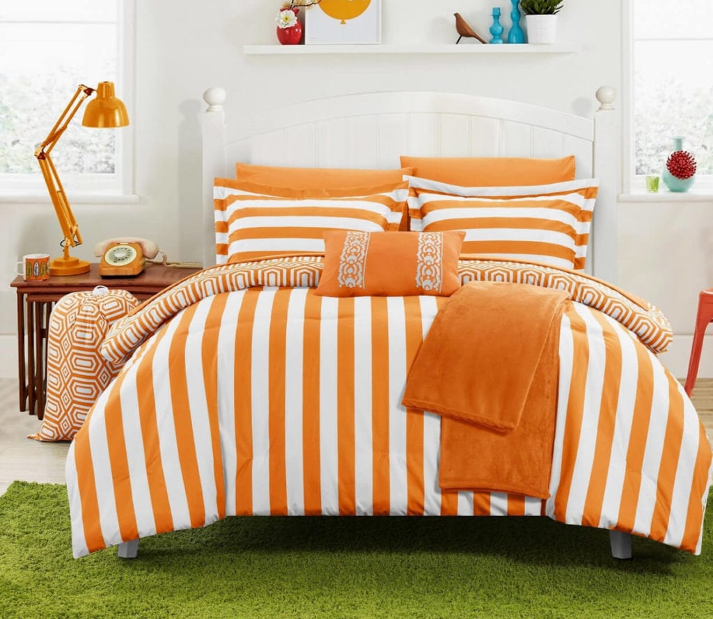 20 Awesome Dorm Room Bedding Ideas for Inspiration