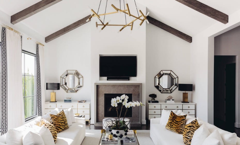 interior decorator designsin living room drapes